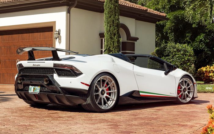 Modifikasi simpel Lamborghini Huracan Performante 