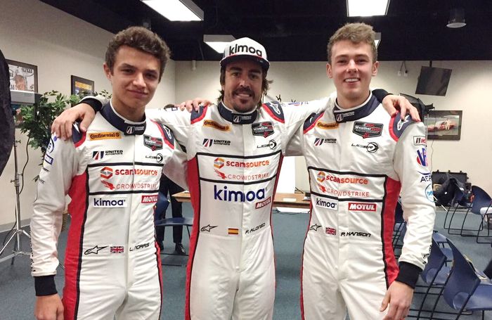 Inilah pembalap yang menggunakan mobil United Autosports Ligier JSP217 LMP2, dari kiri Lando Norris, Fernando Alonso dan Phil Hanson