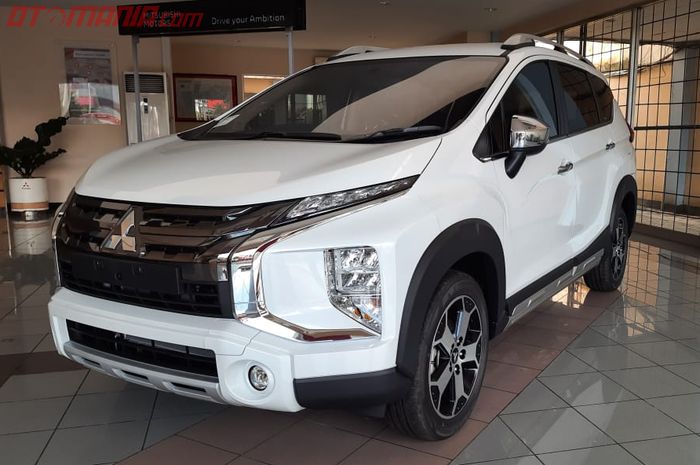 Mitsubishi New Xpander Cross di dealer