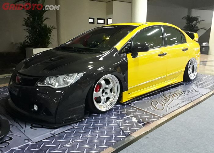 Honda Civic Fd1 Berkelir Kuning Tampil Keren Bergaya Street Racing Gridoto Com