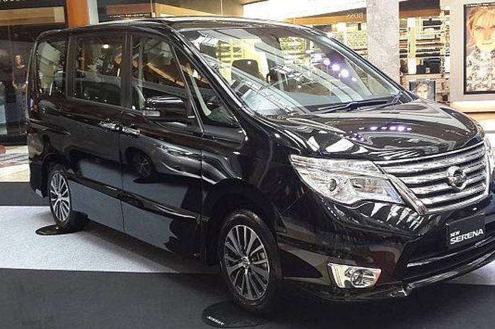 Nissan Serena C26 tipe Highway Star (HWS)