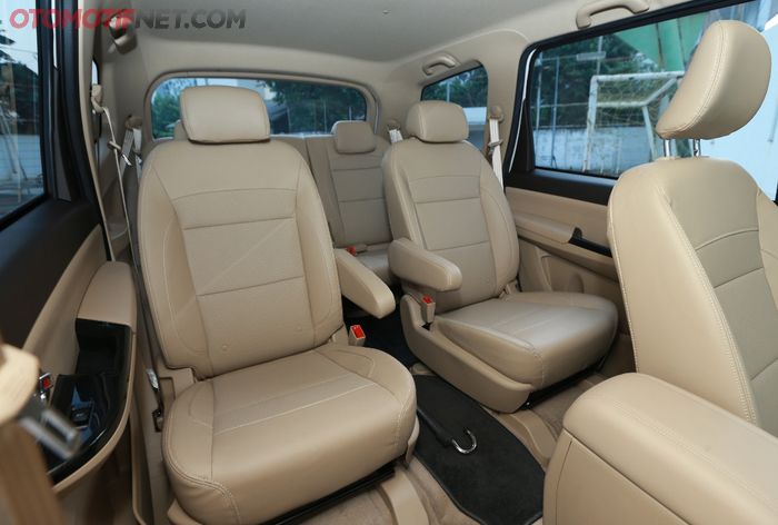 Jok tengah Wuling Confero S 1.5L model captain seat untuk angkut 7 penumpang, atau ada yang tersedia juga 8 seat