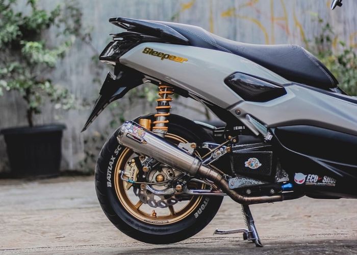 Sokbreker belakang Yamaha NMAX pakai Ohlins dan pelek RCB SP811