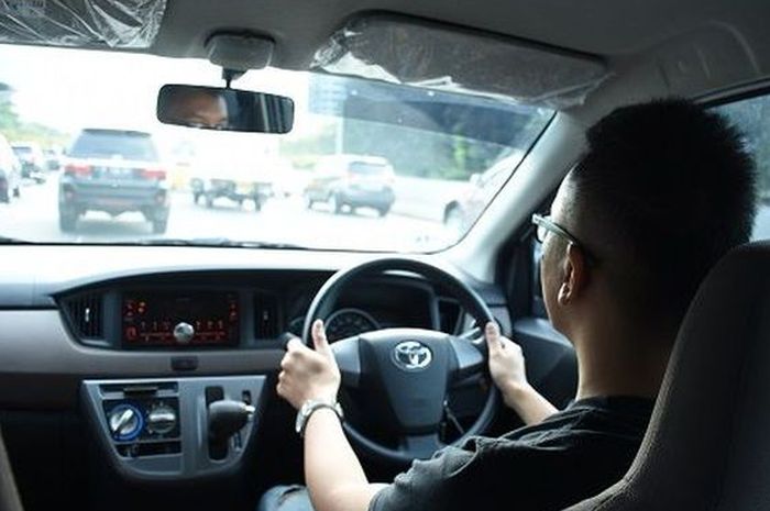 Ilustrasi mengemudi saat mudik Lebaran