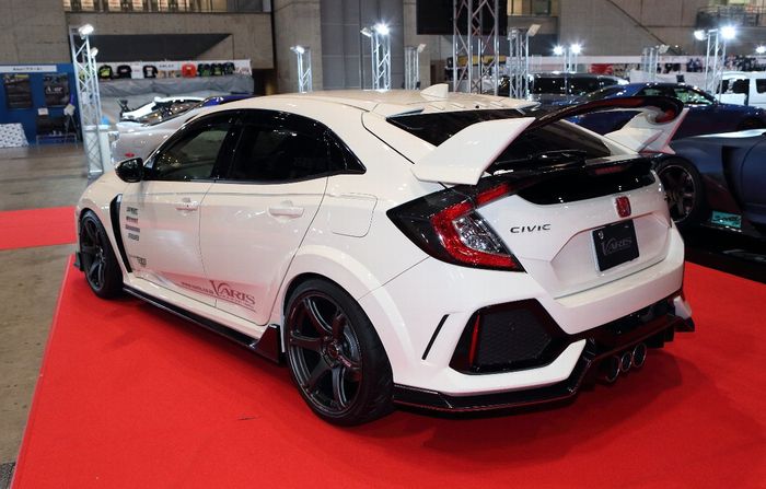 Modifikasi Honda Civic Type R ditopang pelek Volk Racing ukuran 19 inci