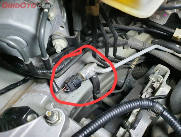 Pressure switch AC Suzuki Ertiga Dreza, akan bekerja ketika AC dihidupkan