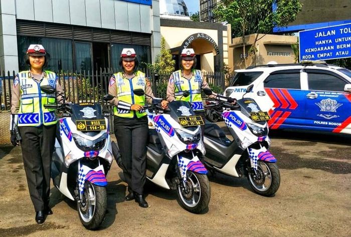 Polwan saat siap bertugas