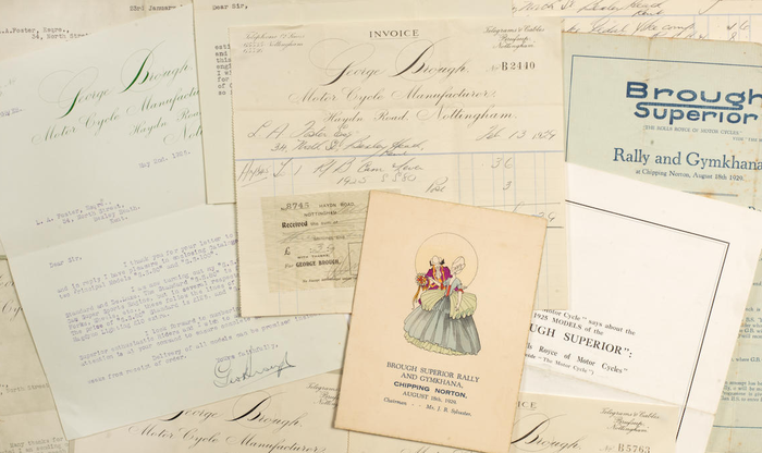 Surat-surat dari motor 1925 Brough Superior SS80 masih lengkap