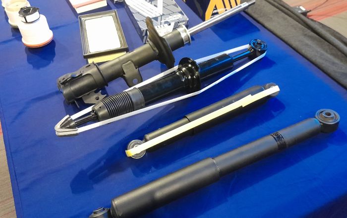 Shock Absorber Aisin