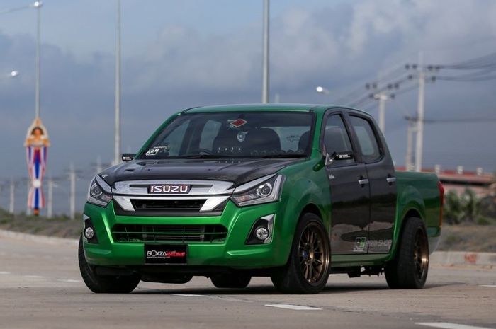 Modifikasi mesin Isuzu D-Max agresif bergaya racing garapan Arm Shop, Thailand