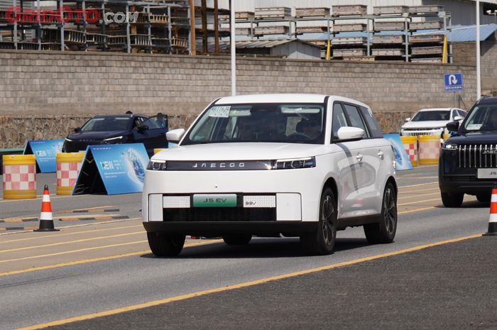 JAECOO J5 EV punya tiga mode berkendara seperti mobil listrik buatan Cina pada umumnya, tapi ada gimik animasi transisi yang keren.