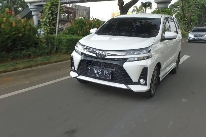 Toyota Veloz 1.5 AT