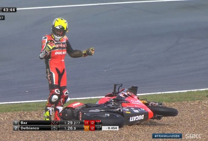 embalap Aruba.it Racing Ducati, Alvaro Bautista terjatuh di awal sesi FP1 WSBK Prancis