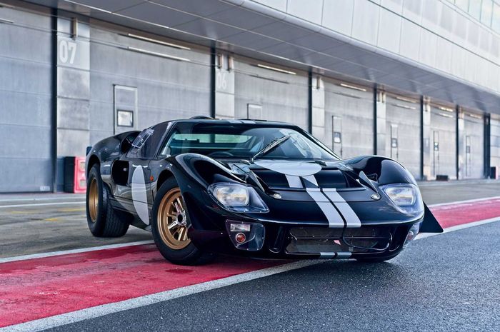 Modifikasi Ford GT40 mesin listrik hasil kolaborasi Everrati dan Superformance