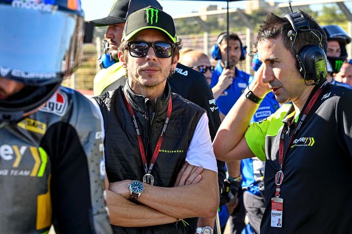 Valentino Rossi mengekspresikan kekhawatiran atas perlambatan kemajuan pabrikan Jepang di ajang balap MotoGP