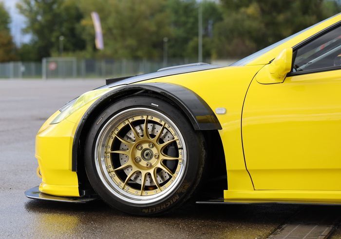 Modifikasi Toyota Celica TA230 pakai pelek NTM Wheels Pista 3 ukuran 18 inci