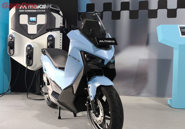 LED Bar memudahkan pemilik memantau kapasitas baterai saat sedang dicas