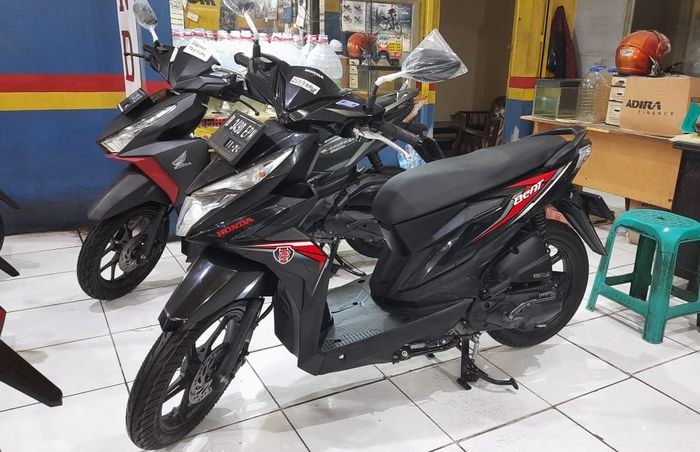 Honda BeAT bekas di showrom