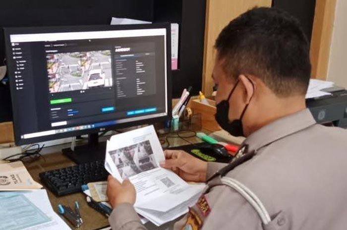 Ilustrasi Tilang elektronik ETLE cara bayar dendanya