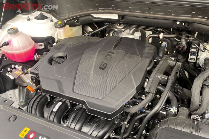 Ilustrasi 3 kebiasaan saat mematikan mesin mobil