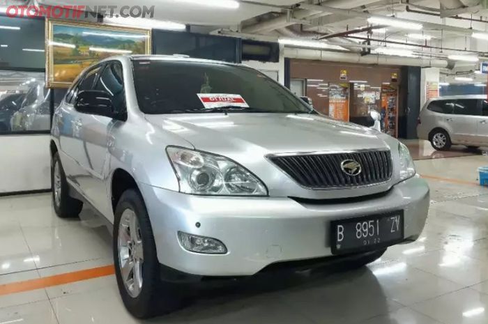 Mobil bekas Toyota Harrier (foto ilustrasi)