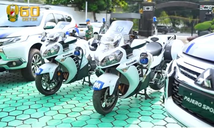 Dua unit Kawasaki Concorus yang disumbangkan ke Puspomad olehRachmawati Soekarnoputri