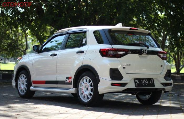 Pelek OZ Leggenda dan stiker custom GR Sport, keren!