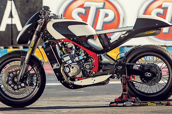 Honda CRF250R kustom cafe racer dari Darrel Schneider, dilansir oleh www.bikeexif.com