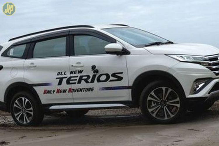 Harga Terkini Daihatsu Terios Terbaru Bulan April 2020 Kembaran Rush Yang Gak Kalah Kece Gridoto Com