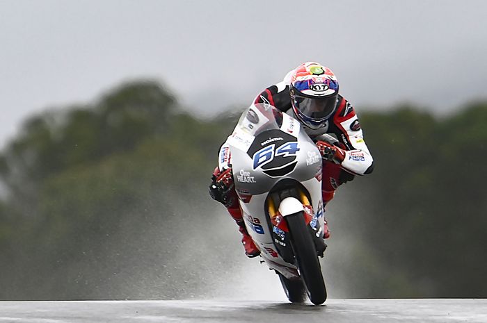 Mario Aji di Kualifikasi Moto3 Portugal 2022