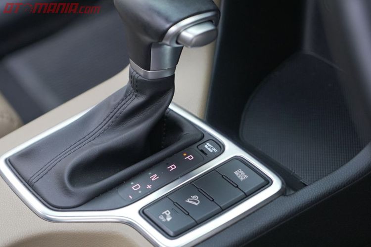 Sudah Tahu Arti Huruf Huruf Di Sekitar Tuas Transmisi Mobil Matik Gridoto Com