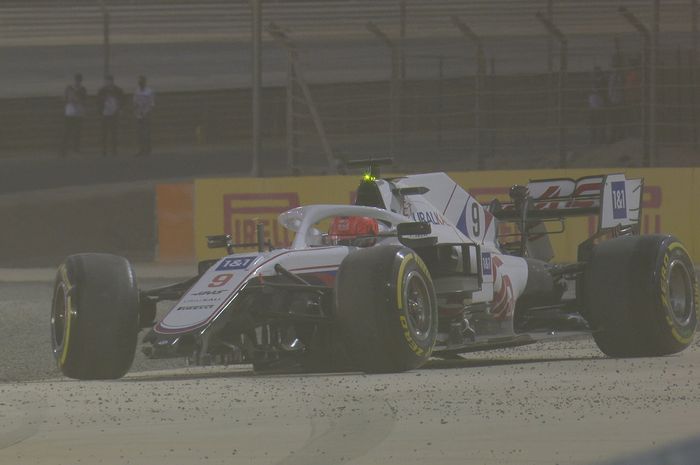 Crash Nikita Mazepin di lap pertama F1 Bahrain 2021