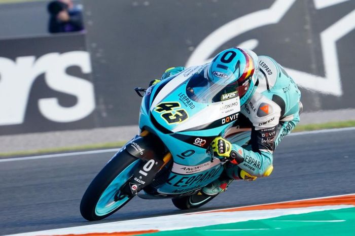 Xavier Artigas keluar sebagai juara Moto3 Valencia 2021