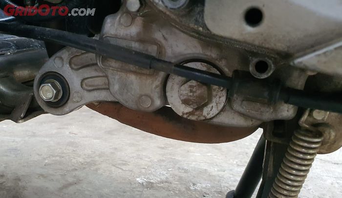 Lanjut Eko menjelaskan kalau engine mounting itu berfungsi sebagai peredam.