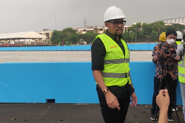 Ketua Pelaksana Formula E Jakarta, Ahmad Sahroni di Sirkuit Formula E, Kamis (19/05/2022) 