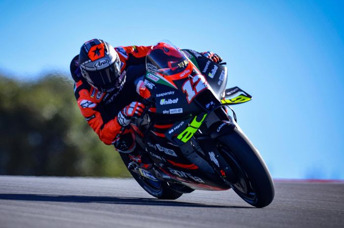 Maverick Vinales mengungkapkan bahwa beradaptasi dengan motor Aprilia RS-GP dan memperbaiki performa merupakan tujuan utamanya di MotoGP Valencia 2021