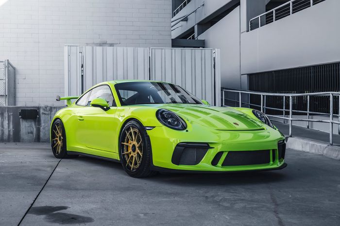 Porsche 911 GT3 dimodif dengan tampilan mentereng