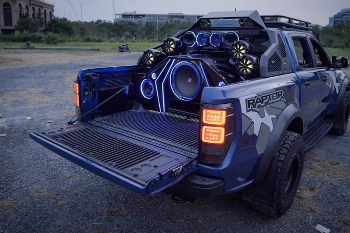 Modifikasi Ford Ranger Raptor dengan sistem audio ciamik