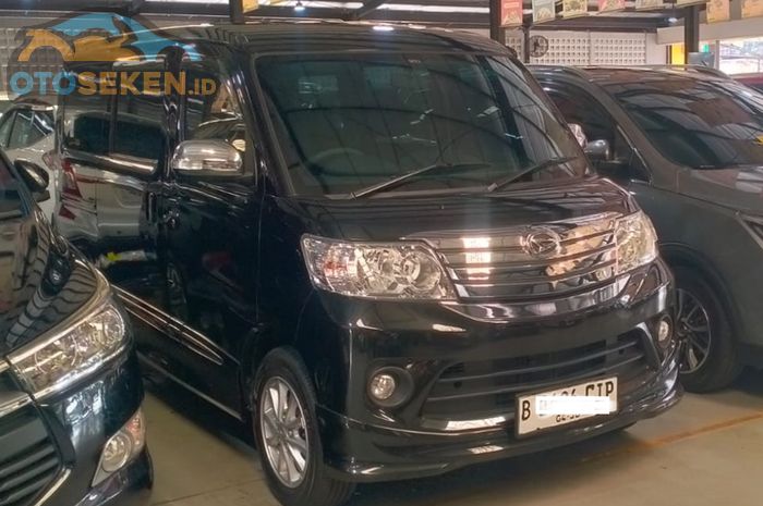 Spesifikasi dan kisaran harga Daihatsu Luxio seken tahun 2016 sampai 2018.