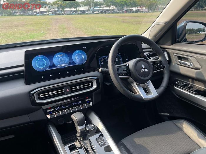 Kokpit Mitsubishi Destinator 