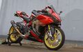 Mainan Seorang Pilot, Honda CBR250RR Dipasang Part-part  Branded