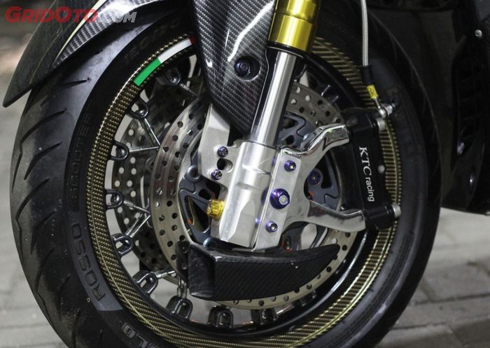 USD Equinox dikombinasi kaliper KTC monobloc 4P lengkap dengan air scoop custom ala MotoGP, padet!