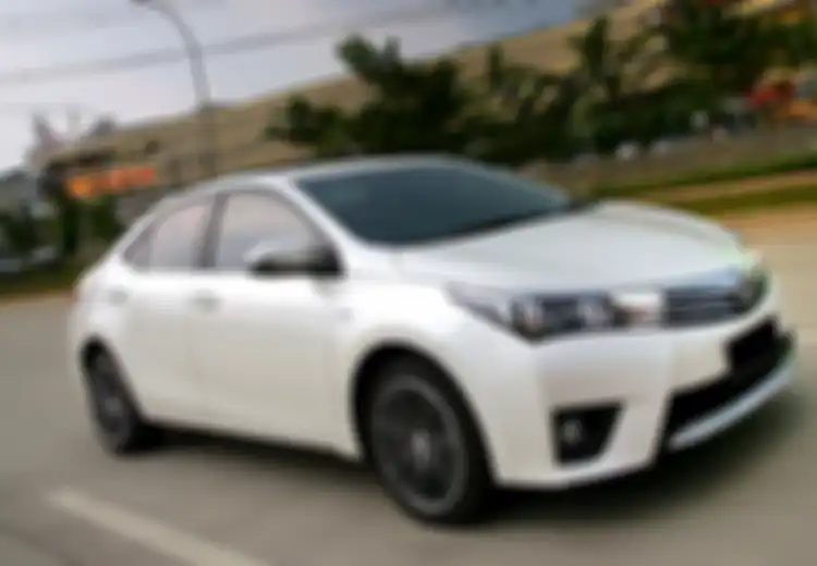 Sedan Buat Keluarga, Harga Toyota Corolla Altis V 2015 Bekas Sisa Segini