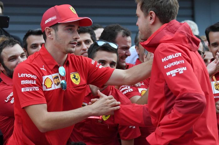 Pembalap tim Ferrari, Charles Leclerc (kiri) yakin kalau Sebastian Vettel (kanan) bisa meraih podium jika tidak melintir saat balapan F1 Italia 2019
