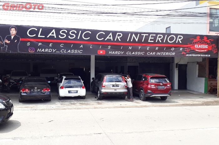 Workshop Classic Car Interior di kawasan Pekayon, Bekasi