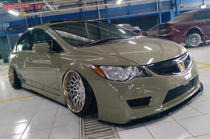 Honda Civic FD Stance garapan Paduka Auta Garage punya kabin keren