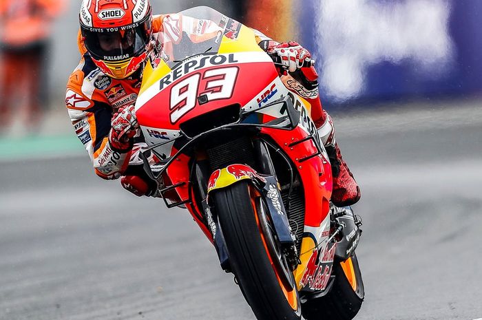 Marc Marquez menang di MotoGP Prancis sekaligus memberikan kemenangan ke-300 untuk Honda di MotoGP, Valentino Rossi gagal podium dengan finis kelima