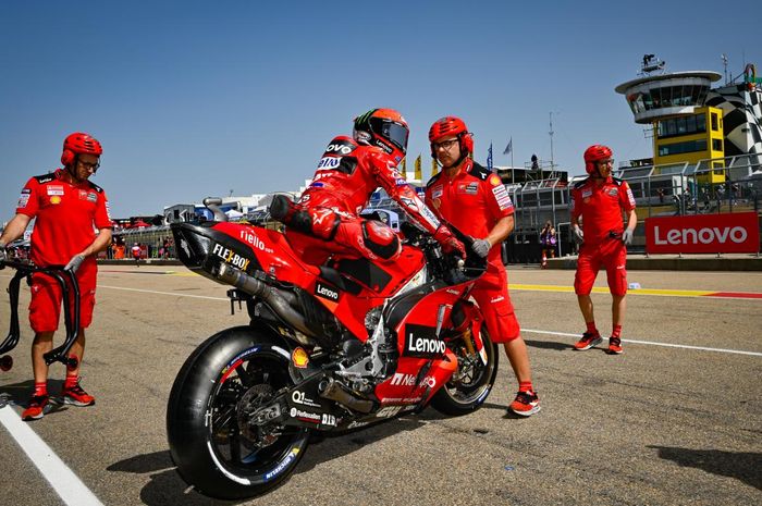 Meski Francesco Bagnaia menjadi kontender juara dunia, Direktur Olahraga Ducati Corse kurang bangga dengan pencapaian sejak awal musim. 