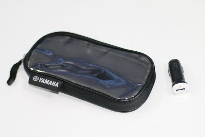 Aksesori Yamaha Lexi . USB Charger Kit
