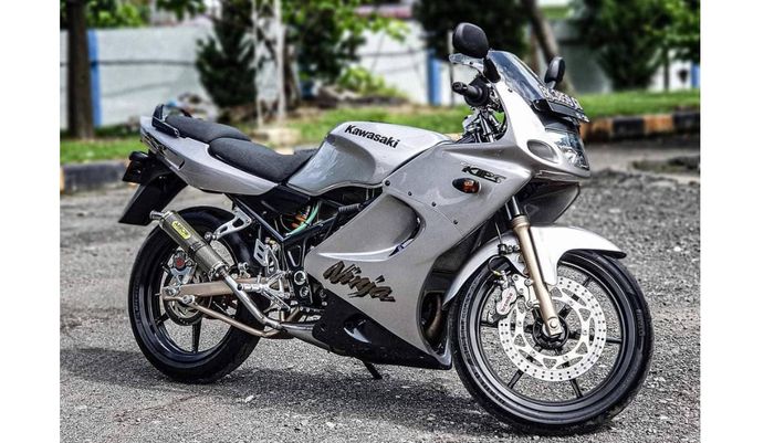 Ninja RR generasi pertama lansiran 2002